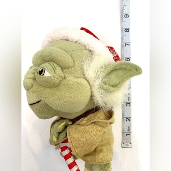 STAR WARS YODA IN SANTA HAT WITH CANDY CANE 8" PLUSH COMIC IMAGES 2009 - Picture 3 of 6